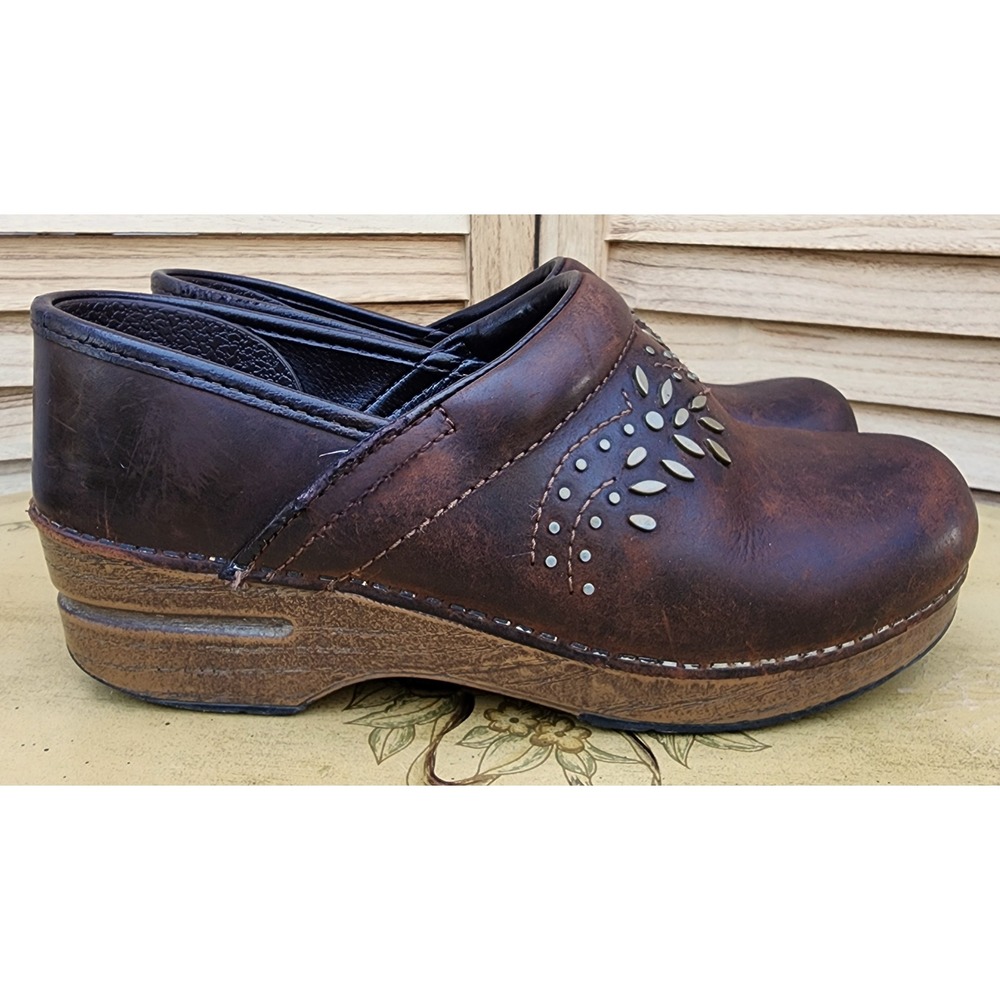 Dansko Sz EU 39 US 8.5 to 9 Brown Leather Studded Clogs Cottagecore Fairycore